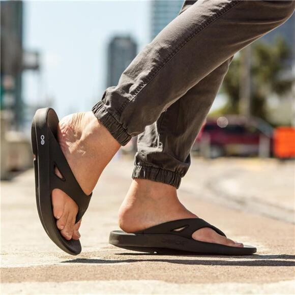 OOFOS OOriginal Unisex Sandals - Lightweight Recovery Footwear, Reduces Stress - Picture 6 of 7